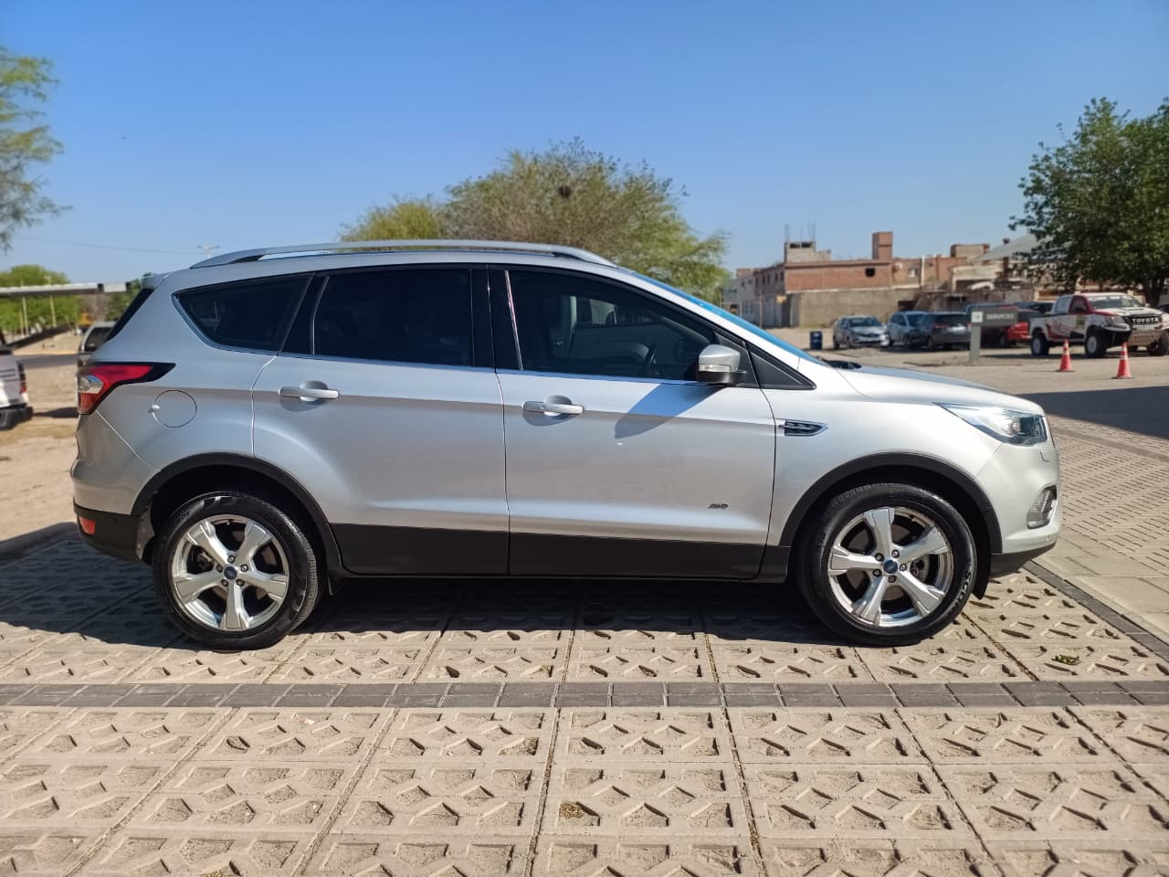 FORD KUGA TITANIUM 2.0L ECOBOOST AWD 6AT